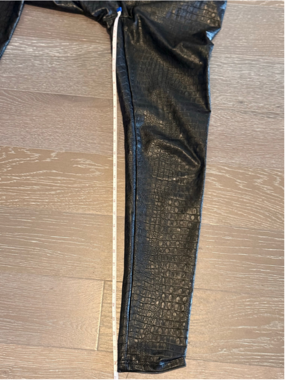 7 For All Mankind Croc Embossed Faux Leather Leggings Black Size S Small - Picture 10 of 10